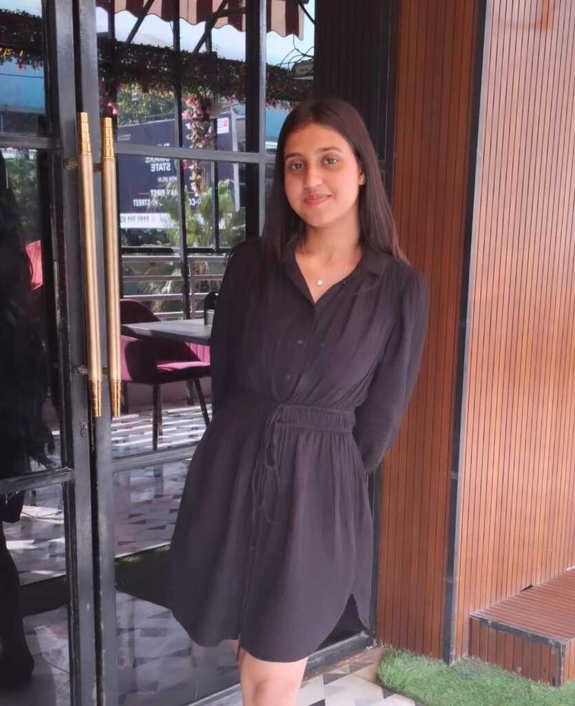 AYUSHI A VISTARA AIR HOSTESS